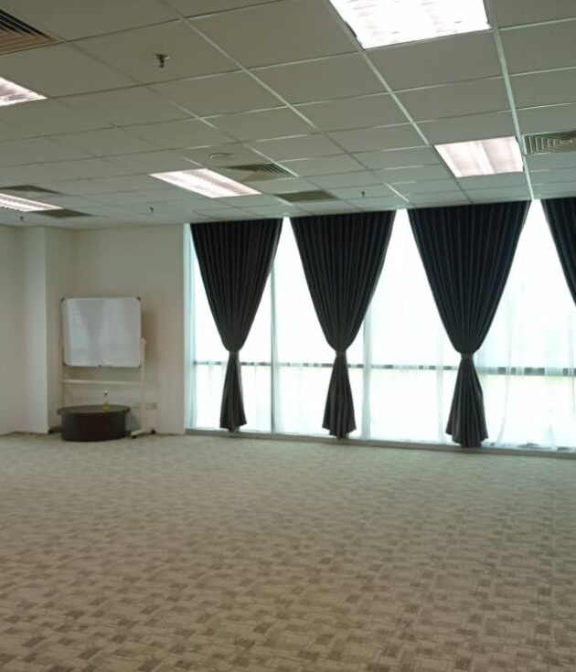 POLYMER MATERIALS ROLLER BLIND